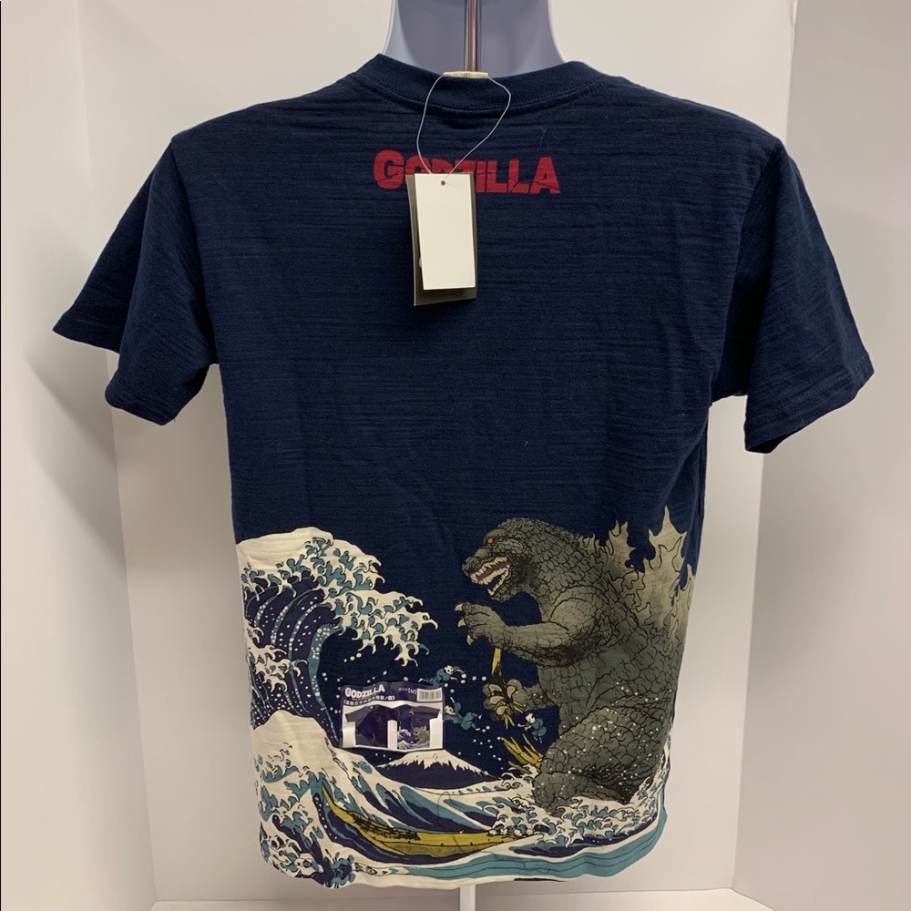 2017 NWT Godzilla Tsunami Toho T-shirt Size M - Picture 5 of 10
